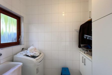 Casa de condomínio à venda com 375m², 4 quartos e 3 vagas