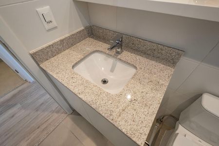 Apartamento para alugar com 64m², 2 quartos e sem vagaBanheiro