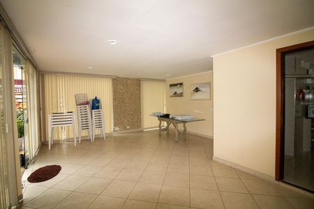 Apartamento à venda com 75m², 2 quartos e 1 vaga Apartamento à venda com 75m², 2 quartos e 1 vagaÁrea comum - Salão de Festas