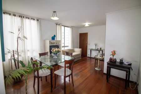 Apartamento à venda com 75m², 2 quartos e 1 vaga Apartamento à venda com 75m², 2 quartos e 1 vagaSala