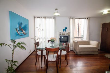 Apartamento à venda com 75m², 2 quartos e 1 vaga Apartamento à venda com 75m², 2 quartos e 1 vagaSala