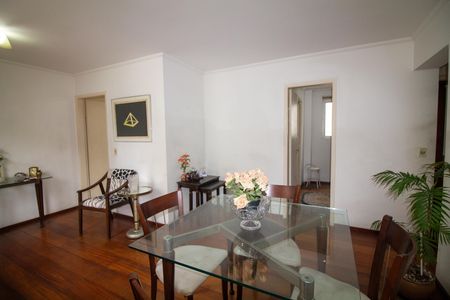 Apartamento à venda com 75m², 2 quartos e 1 vaga Apartamento à venda com 75m², 2 quartos e 1 vagaSala