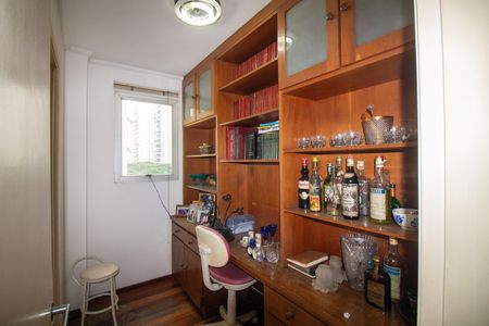 Apartamento à venda com 75m², 2 quartos e 1 vaga Apartamento à venda com 75m², 2 quartos e 1 vagaEscritório