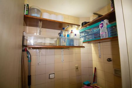 Apartamento à venda com 75m², 2 quartos e 1 vaga Apartamento à venda com 75m², 2 quartos e 1 vagaBanheiro de serviço
