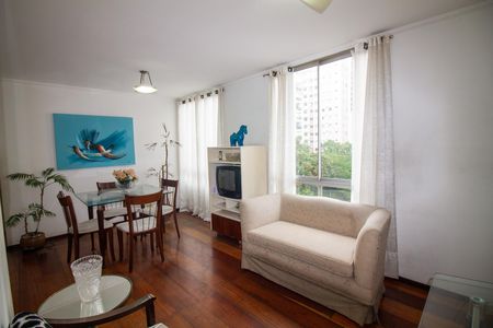 Apartamento à venda com 75m², 2 quartos e 1 vaga Apartamento à venda com 75m², 2 quartos e 1 vagaSala