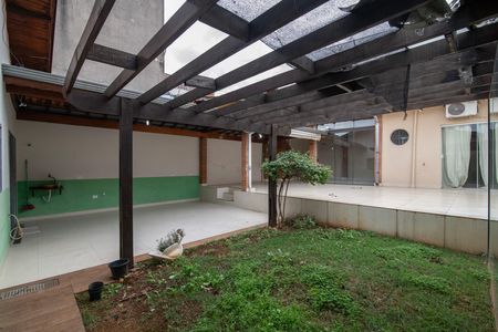 Casa para alugar com 250m², 3 quartos e 3 vagasQuintal