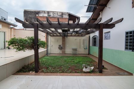 Casa para alugar com 250m², 3 quartos e 3 vagasQuintal