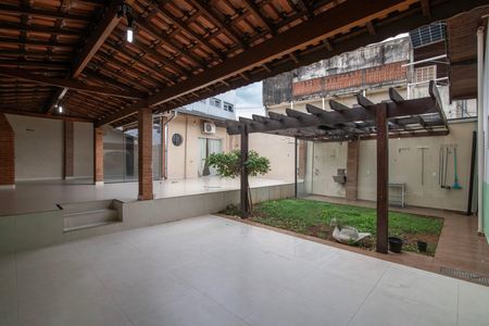 Casa para alugar com 250m², 3 quartos e 3 vagasQuintal