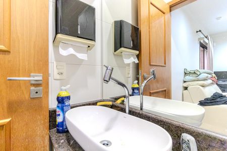 Apartamento à venda com 519m², 3 quartos e 6 vagasBanheiro da Suíte 2