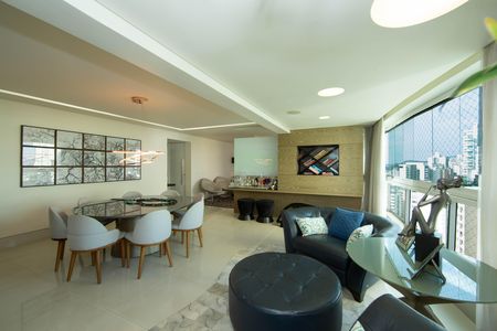 Apartamento à venda com 199m², 4 quartos e 4 vagasSala