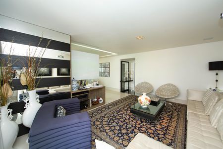 Apartamento à venda com 199m², 4 quartos e 4 vagasSala