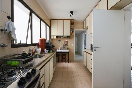 Apartamento para alugar com 143m², 3 quartos e 3 vagas Apartamento para alugar com 143m², 3 quartos e 3 vagasCozinha