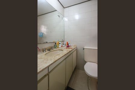 Apartamento para alugar com 143m², 3 quartos e 3 vagas Apartamento para alugar com 143m², 3 quartos e 3 vagasBanheiro da Suíte 1