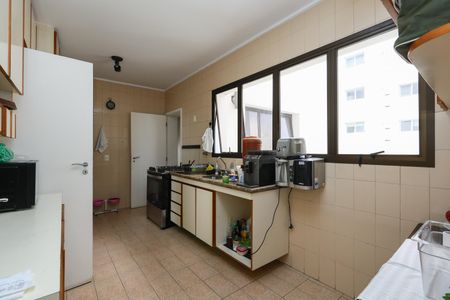 Cozinha de apartamento para alugar com 3 quartos, 143m² em Vila Suzana, São Paulo