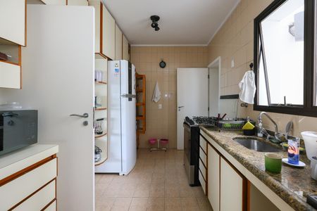 Apartamento para alugar com 143m², 3 quartos e 3 vagas Apartamento para alugar com 143m², 3 quartos e 3 vagasCozinha