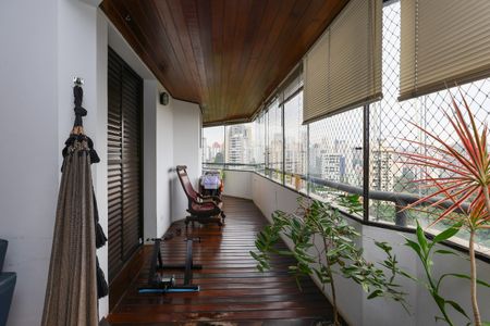 Varanda da Sala de apartamento para alugar com 3 quartos, 143m² em Vila Suzana, São Paulo