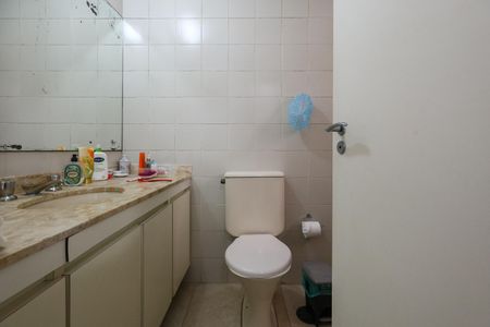 Apartamento para alugar com 143m², 3 quartos e 3 vagas Apartamento para alugar com 143m², 3 quartos e 3 vagasBanheiro da Suíte 1