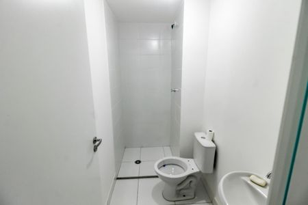 Banheiro de apartamento para alugar com 2 quartos, 33m² em Vila Prel, São Paulo