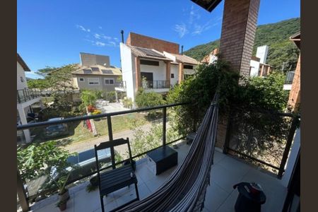Casa de condomínio para alugar com 111m², 3 quartos e 2 vagasVaranda