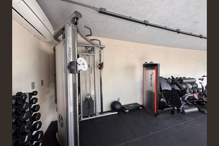 Casa de condomínio à venda com 407m², 4 quartos e 4 vagas Casa de condomínio à venda com 407m², 4 quartos e 4 vagasÁrea externa - Academia