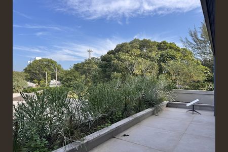 Casa de condomínio à venda com 407m², 4 quartos e 4 vagas Casa de condomínio à venda com 407m², 4 quartos e 4 vagasSuíte 1 - Varanda