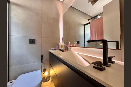 Casa de condomínio à venda com 407m², 4 quartos e 4 vagas Casa de condomínio à venda com 407m², 4 quartos e 4 vagasSuíte 2 - Banheiro