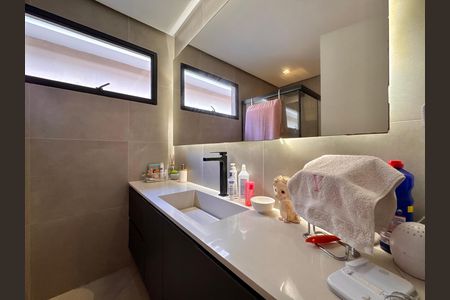 Casa de condomínio à venda com 407m², 4 quartos e 4 vagas Casa de condomínio à venda com 407m², 4 quartos e 4 vagasSuíte 3 - Banheiro