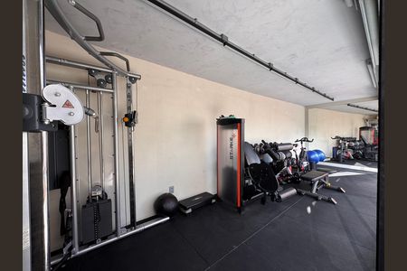 Casa de condomínio à venda com 407m², 4 quartos e 4 vagas Casa de condomínio à venda com 407m², 4 quartos e 4 vagasÁrea externa - Academia