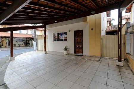 Casa de condomínio para alugar com 110m², 3 quartos e 3 vagasFachada