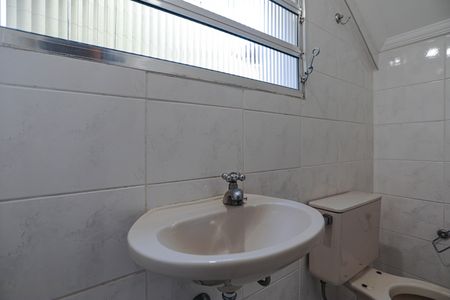 Casa de condomínio para alugar com 110m², 3 quartos e 3 vagasLavabo