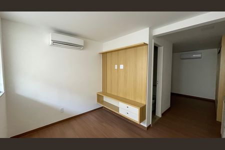Sala de kitnet/studio à venda com 1 quarto, 30m² em Moneró, Rio de Janeiro