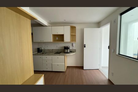 Sala de kitnet/studio à venda com 1 quarto, 30m² em Moneró, Rio de Janeiro