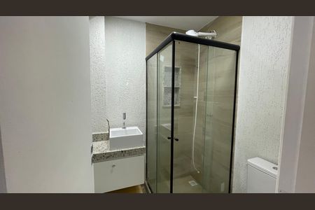 Banheiro de kitnet/studio à venda com 1 quarto, 30m² em Moneró, Rio de Janeiro