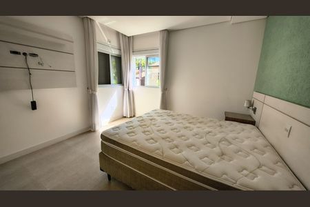 Casa de condomínio para alugar com 370m², 3 quartos e 6 vagas Casa de condomínio para alugar com 370m², 3 quartos e 6 vagasQuarto