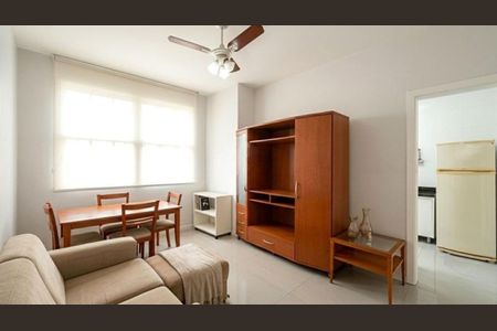 Apartamento para alugar com 64m², 2 quartos e sem vaga