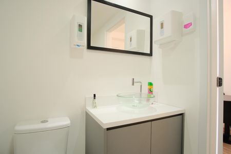 Banheiro de kitnet/studio à venda com 1 quarto, 27m² em Penha de França, São Paulo
