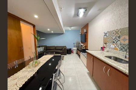 Casa de condomínio à venda com 163m², 3 quartos e 2 vagas Casa de condomínio à venda com 163m², 3 quartos e 2 vagasChurrasqueira