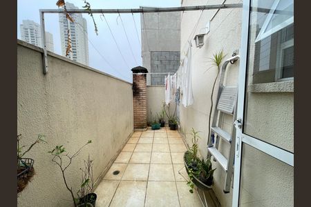 Casa de condomínio à venda com 163m², 3 quartos e 2 vagas Casa de condomínio à venda com 163m², 3 quartos e 2 vagasQuintal