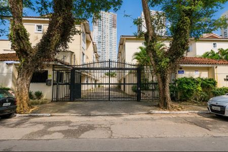 Casa de condomínio à venda com 163m², 3 quartos e 2 vagas Casa de condomínio à venda com 163m², 3 quartos e 2 vagasFachada e portaria