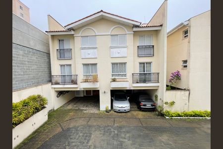 Casa de condomínio à venda com 163m², 3 quartos e 2 vagas Casa de condomínio à venda com 163m², 3 quartos e 2 vagasVista
