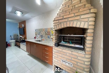 Casa de condomínio à venda com 163m², 3 quartos e 2 vagas Casa de condomínio à venda com 163m², 3 quartos e 2 vagasChurrasqueira