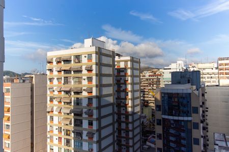 Vista da Sala de apartamento para alugar com 2 quartos, 60m² em Icaraí, Niterói