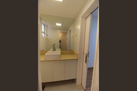 Apartamento para alugar com 60m², 2 quartos e 1 vaga Apartamento para alugar com 60m², 2 quartos e 1 vagaBanheiro da Suíte