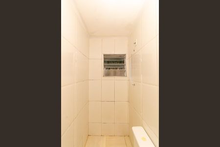 Casa para alugar com 38m², 1 quarto e sem vaga Casa para alugar com 38m², 1 quarto e sem vagaBanheiro