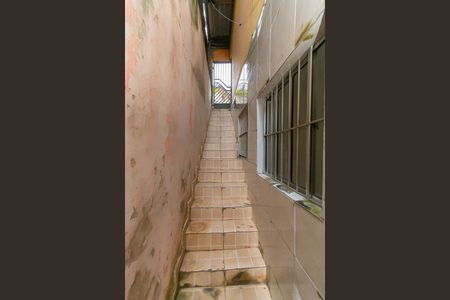 Escada Externa de casa para alugar com 1 quarto, 38m² em Jardim Ipanema (zona Leste), São Paulo