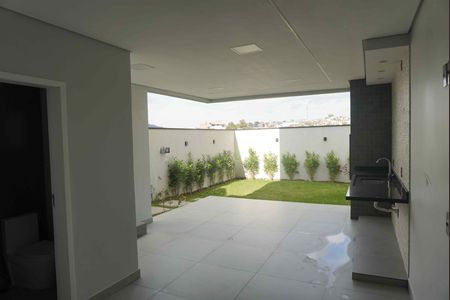 Área externa de casa de condomínio à venda com 2 quartos, 179m² em Jardim Jurupari (fazendinha), Santana de Parnaíba