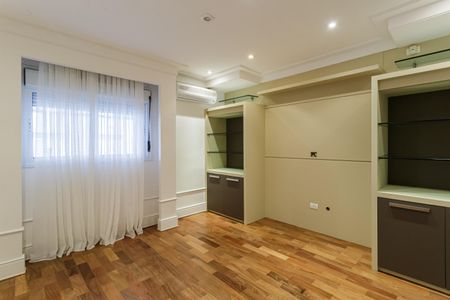 Sala de TV de casa à venda com 5 quartos, 662m² em Indianópolis, São Paulo