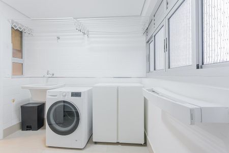 Apartamento à venda com 105m², 2 quartos e 2 vagas Apartamento à venda com 105m², 2 quartos e 2 vagasÁrea de Serviço