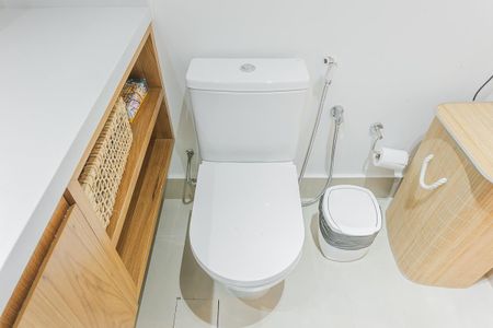 Apartamento à venda com 105m², 2 quartos e 2 vagas Apartamento à venda com 105m², 2 quartos e 2 vagasBanheiro da Suíte