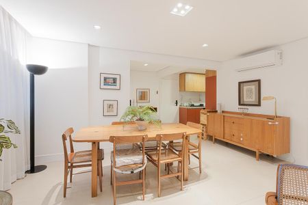 Apartamento à venda com 105m², 2 quartos e 2 vagas Apartamento à venda com 105m², 2 quartos e 2 vagasSala